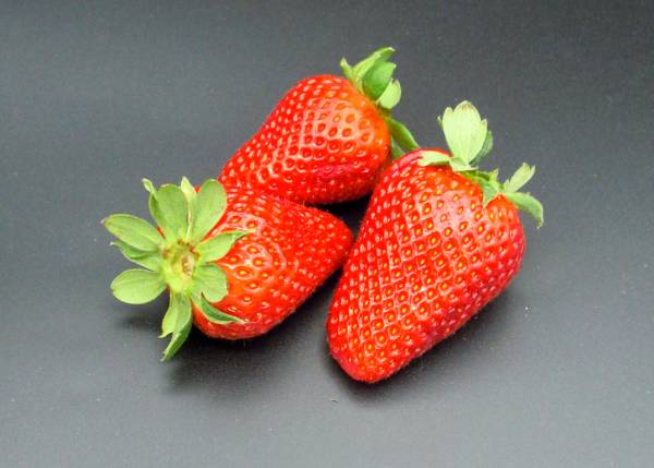 Erdbeeren / Kiste per Kilo - zum Schließen ins Bild klicken