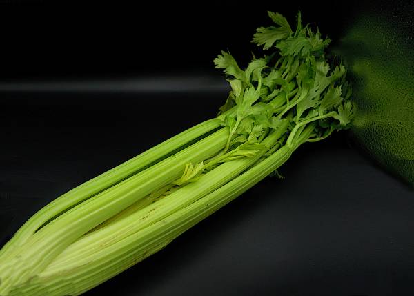 Stalk Celery / Kg - Click Image to Close